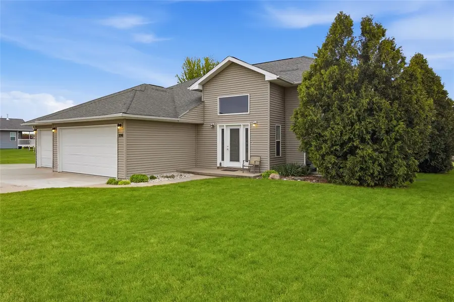 206 Longworth Avenue, Alburnett, IA 52202 - #2