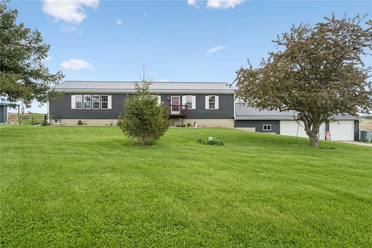 6172 33rd Ave Dr, Shellsburg, IA 52332 - #1