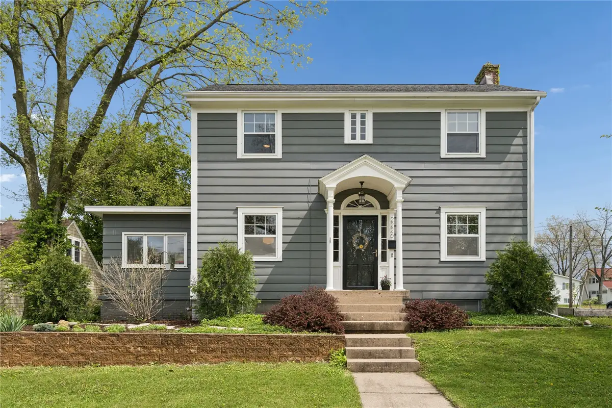 2226 5th Avenue Se, Cedar Rapids, IA 52403 - #1