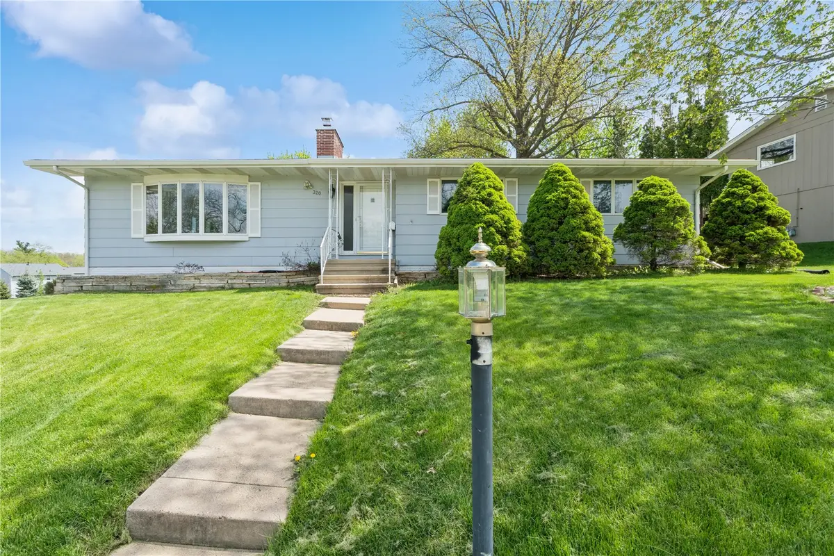 320 Eastland Drive Se, Cedar Rapids, IA 52403 - #1