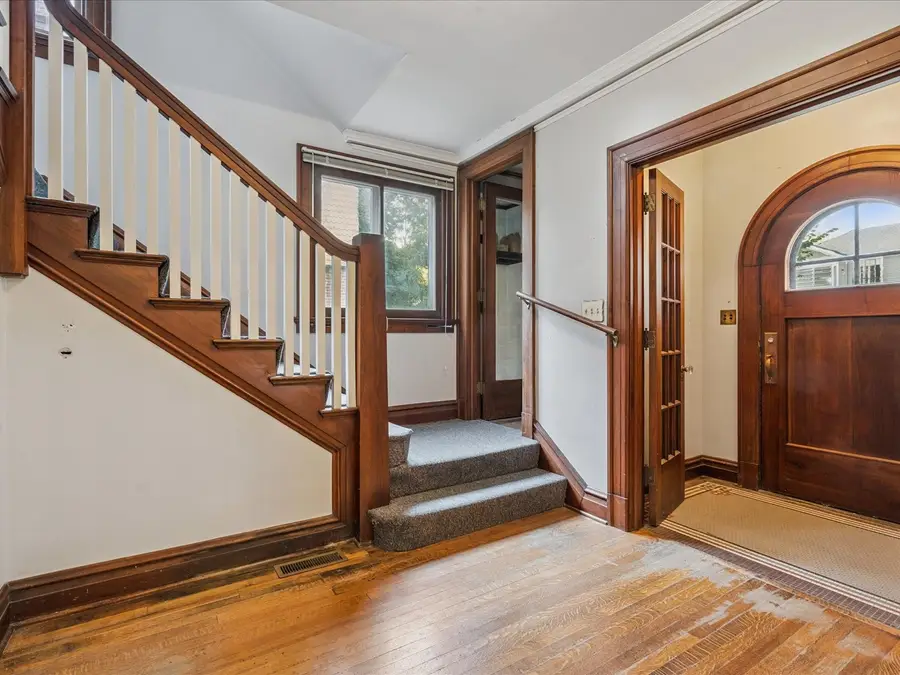 419 2nd St Sw, Mount Vernon, IA 52314 - #3