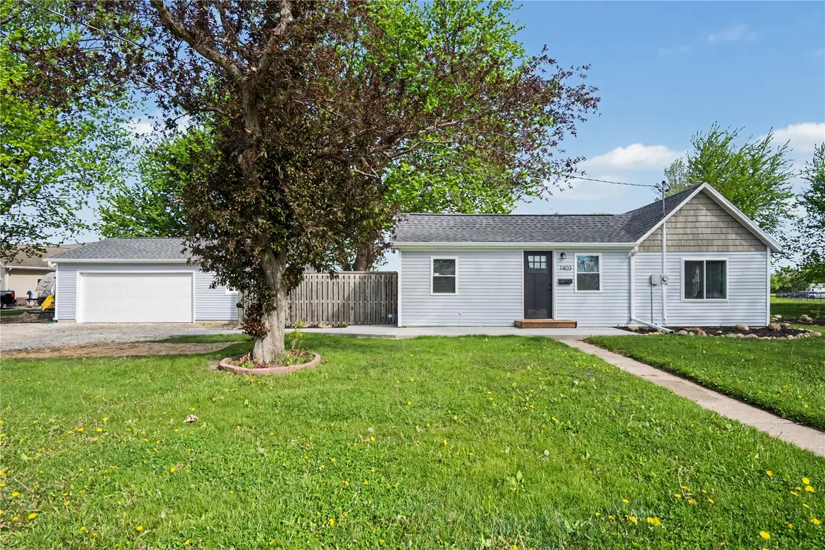 1403 West 3rd St, Vinton, IA 52349 - #1