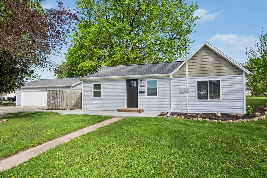 1403 West 3rd St, Vinton, IA 52349 - #2