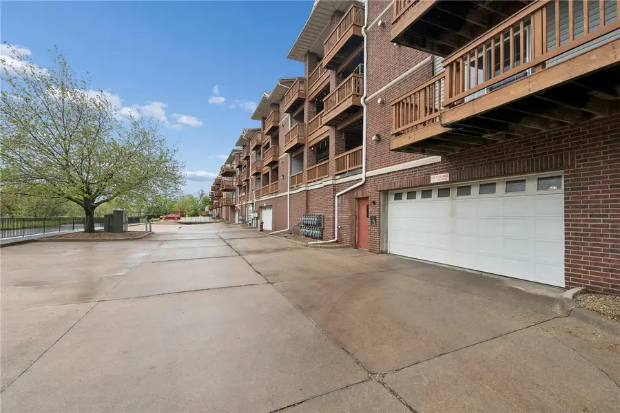 528 Westside Drive, Iowa City, IA 52246 - #2
