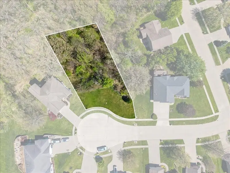 1819 Timber Hills Dr, Coralville, IA 52241 - #3