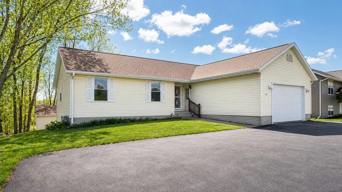 2416 C Street Sw, Cedar Rapids, IA 52404 - #1