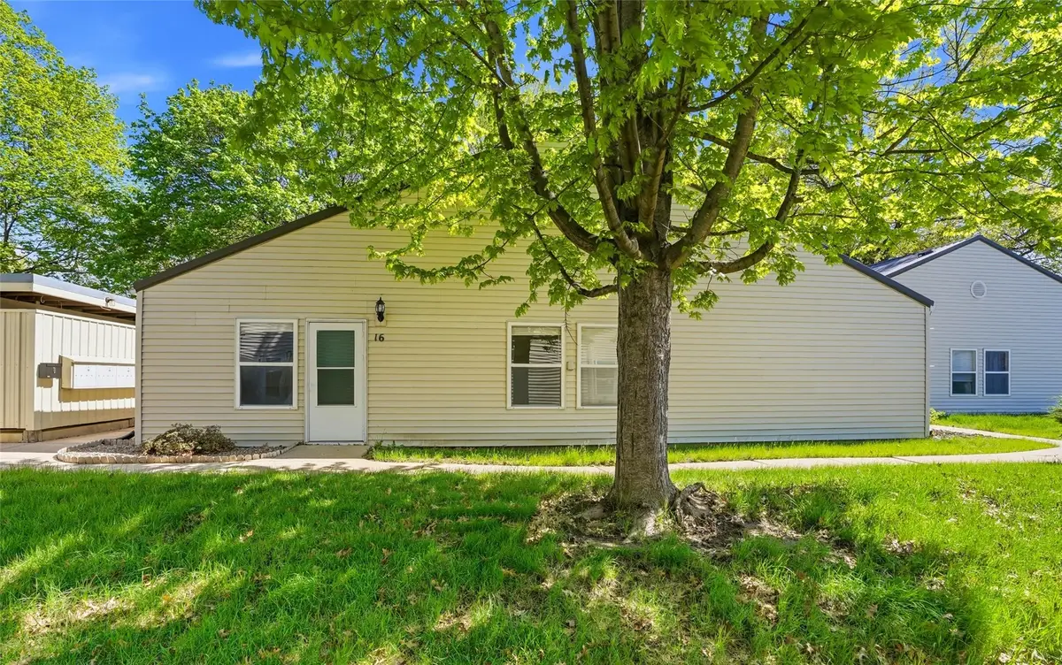 1220 Village Road #16, Iowa City, IA 52240 - #1