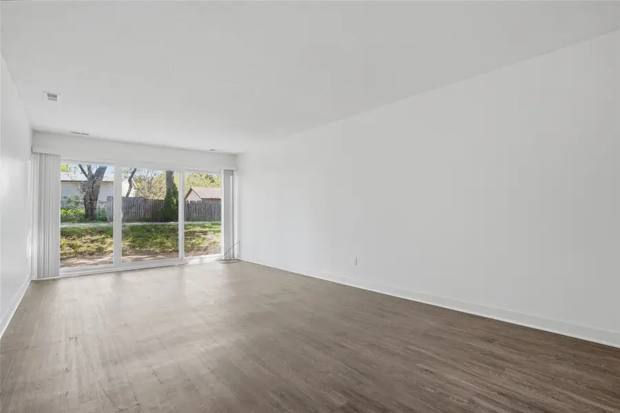 1220 Village Road #16, Iowa City, IA 52240 - #3