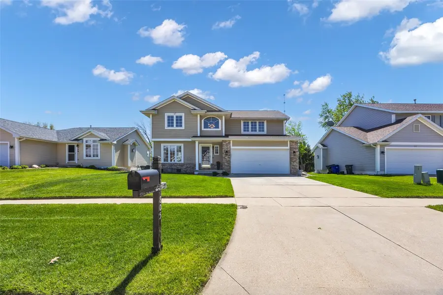 805 71st Street Ne, Cedar Rapids, IA 52402 - #2