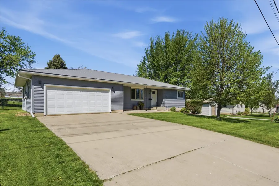 1503 G Avenue, Vinton, IA 52349 - #3