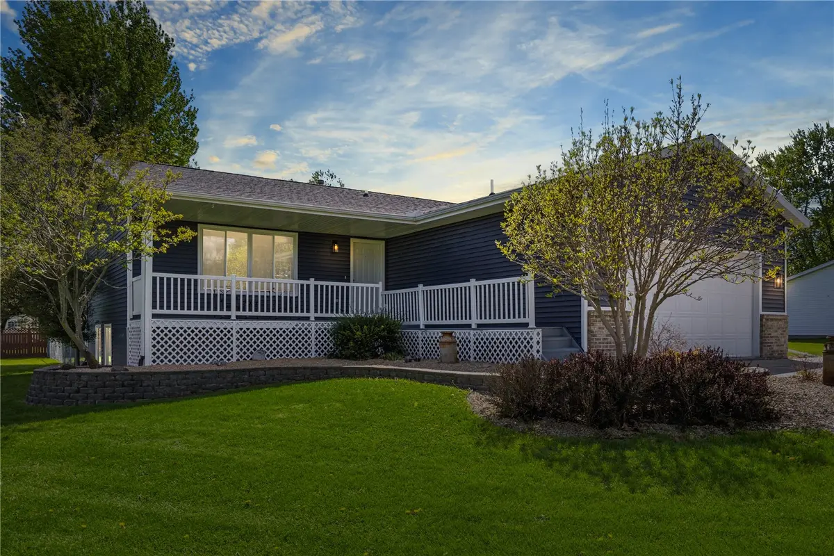 711 Grant Street, Walker, IA 52352 - #1