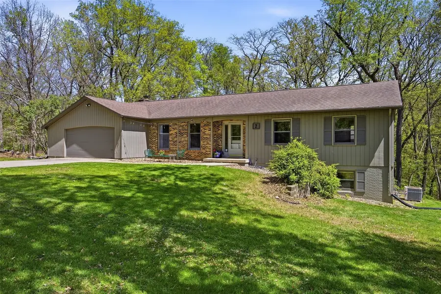 7 West View Acres Ne, Iowa City, IA 52240 - #2