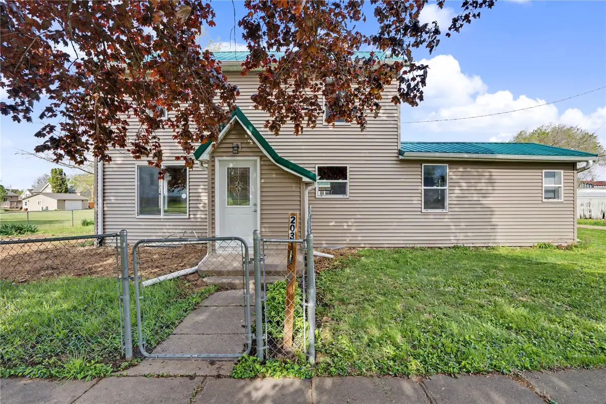 203 S Main St, Stanwood, IA 52337 - #1