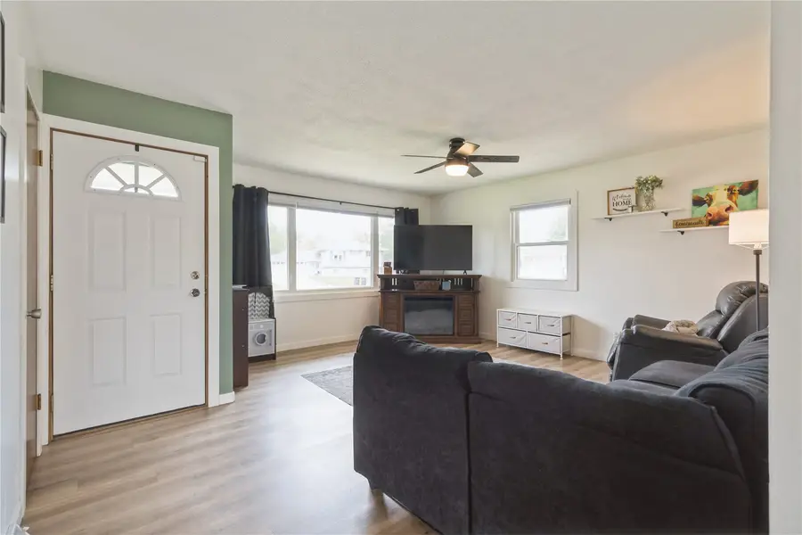 135 29th Street Court, Marion, IA 52302 - #3