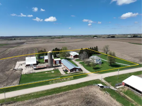 5718 Quality Ridge Road, Coggon, IA 52218