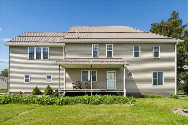 2375 55th Street Drive, Vinton, IA 52349