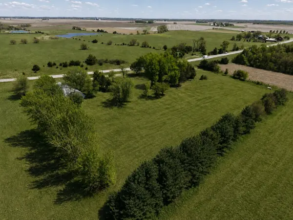5515 24th Ave Dr, Vinton, IA 52349