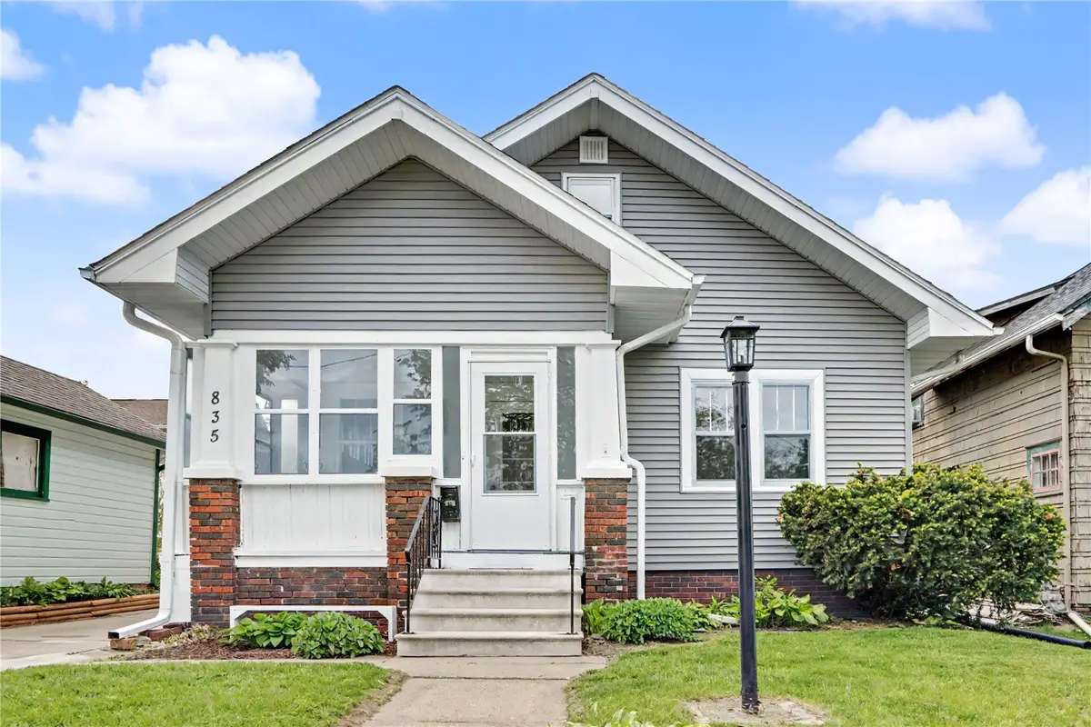 835 18th Street Se, Cedar Rapids, IA 52403 - #1