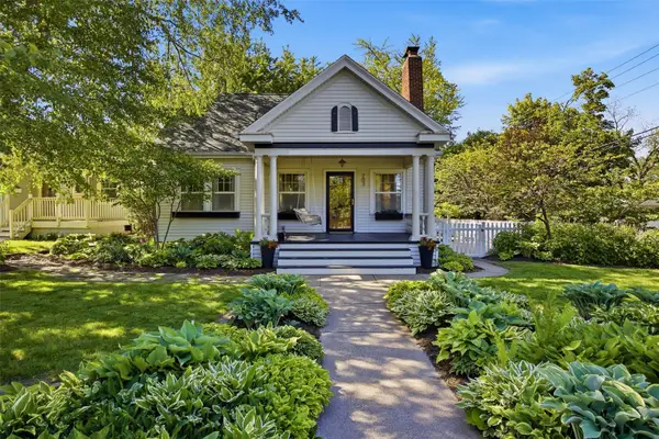 203 25th St Dr Se, Cedar Rapids, IA 52403