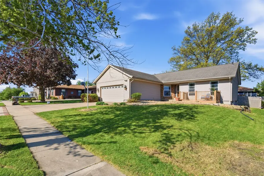 210 Stone Hedge Drive Nw, Cedar Rapids, IA 52405 - #2