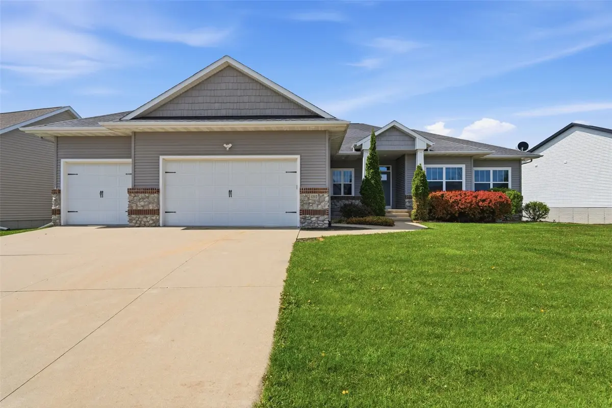 1217 Rolling Glen Drive, Marion, IA 52302 - #1