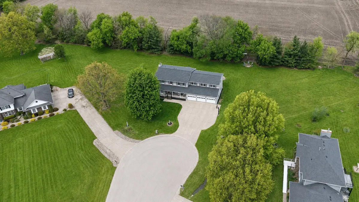 8506 Federalist Road, Marion, IA 52302 - #1