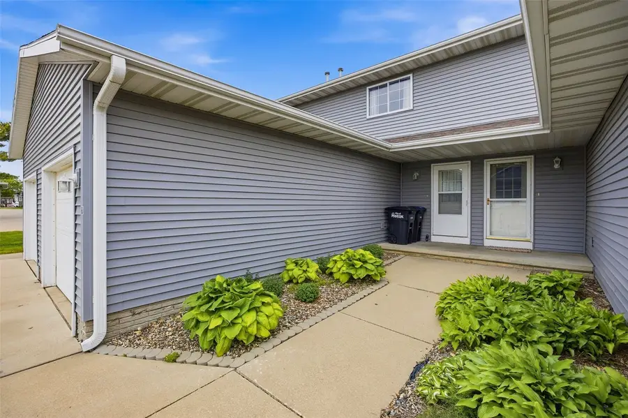 3800 Deer Valley Drive #B, Marion, IA 52302 - #2