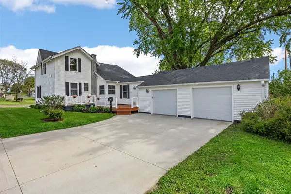 421 W 5th Street, Monticello, IA 52310