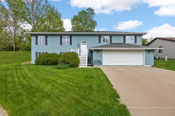 142 Red Fox Rd Se, Cedar Rapids, IA 52403