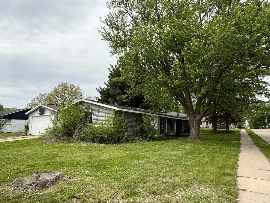 127 S Monroe Street, Lisbon, IA 52253 - #2