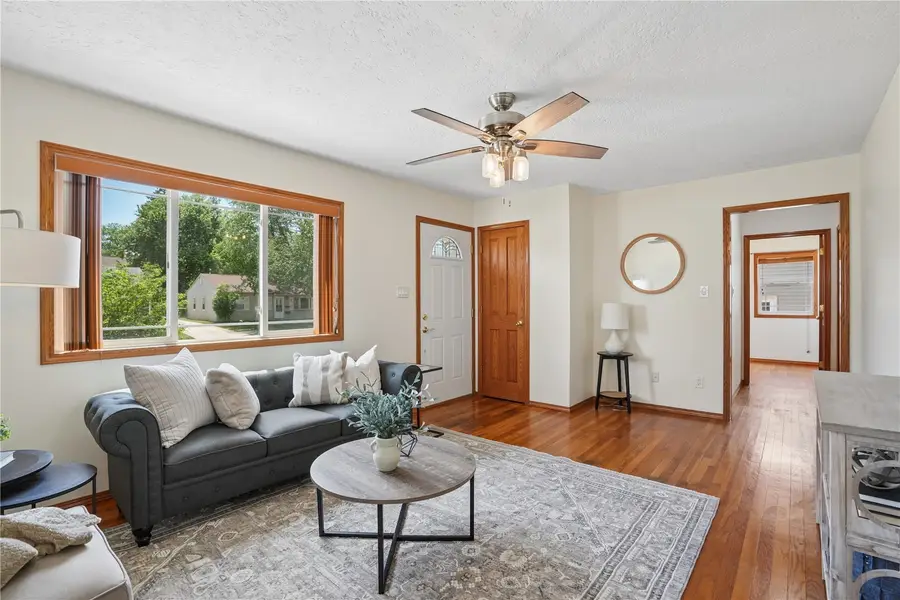2432 9th Avenue Sw, Cedar Rapids, IA 52404 - #3