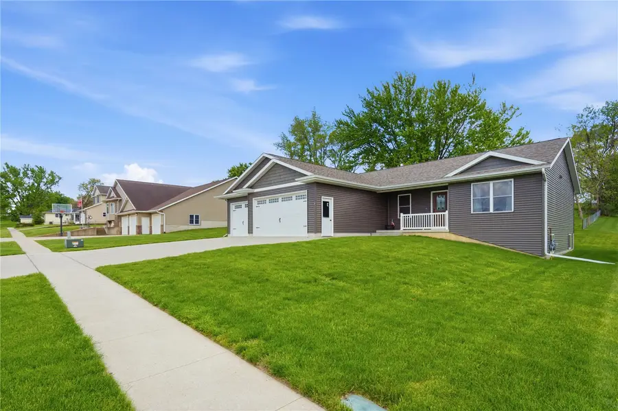 735 Breckenridge Drive, Monticello, IA 52310 - #2