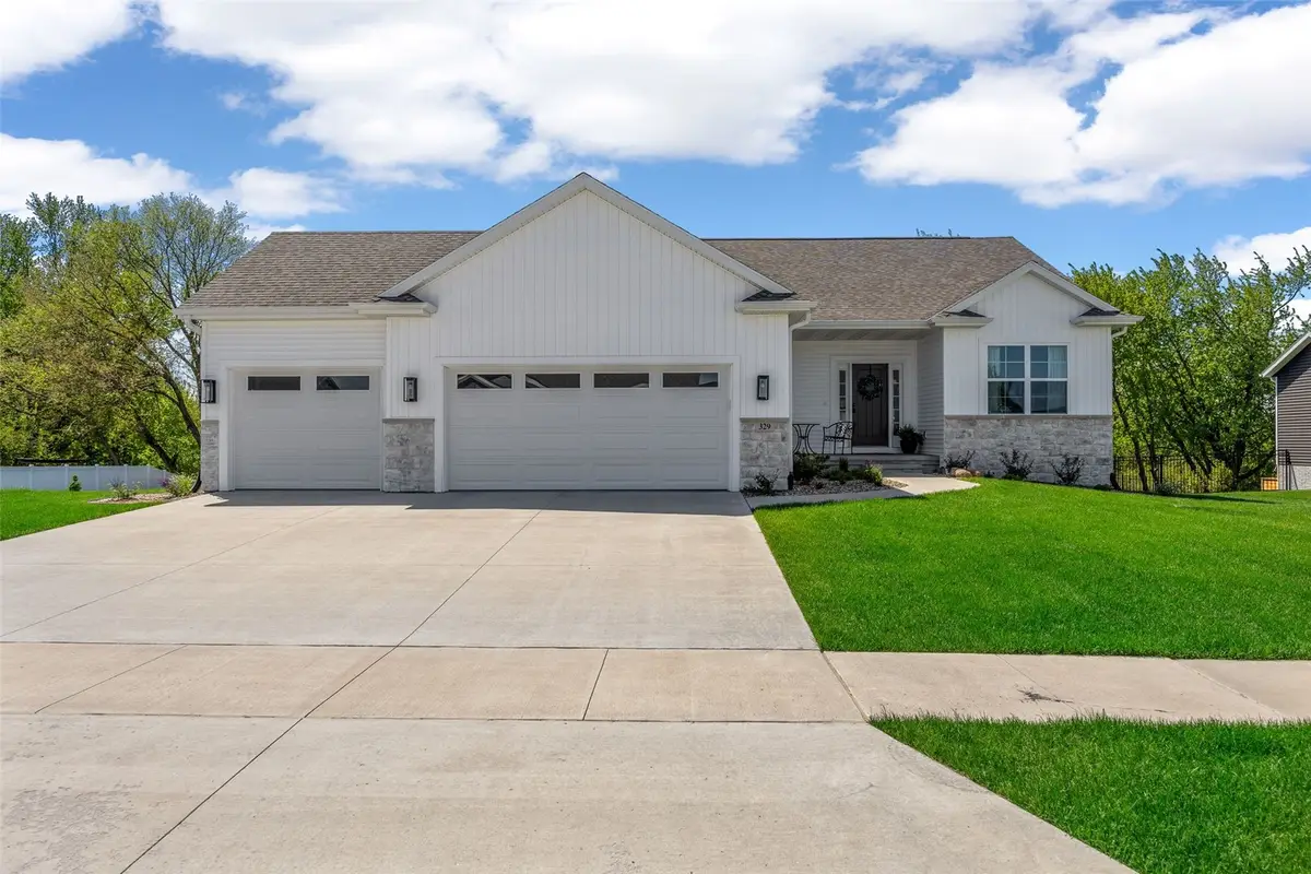 329 Mccarran Avenue Ne, Cedar Rapids, IA 52402 - #1