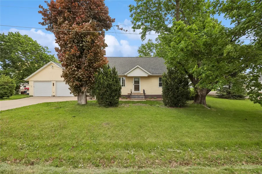 74 Essex Avenue Sw, Swisher, IA 52338 - #2