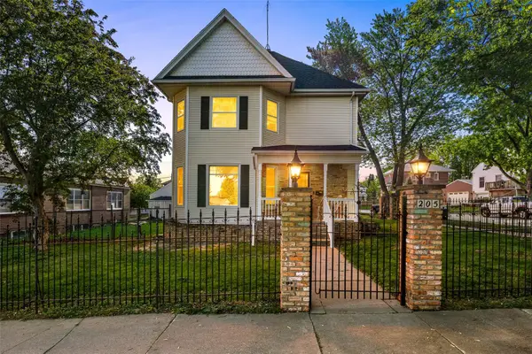 205 S Ford Street, Anamosa, IA 52205
