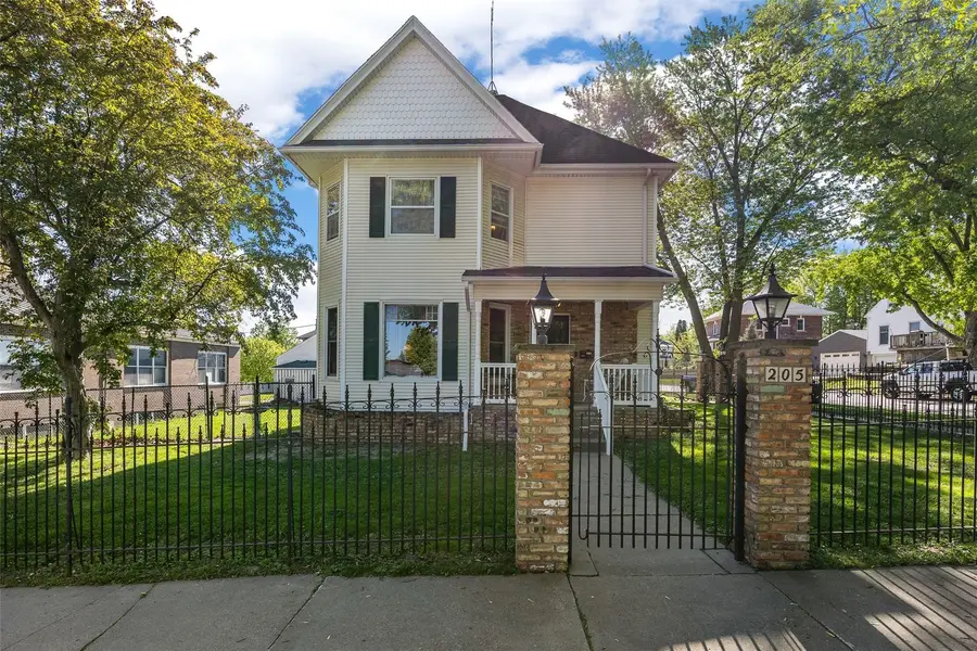 205 S Ford Street, Anamosa, IA 52205 - #2