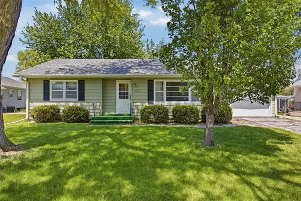 1480 Henderson Drive, Marion, IA 52302