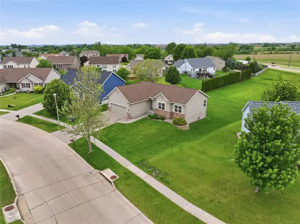 706 Limerock Drive Nw, Cedar Rapids, IA 52405