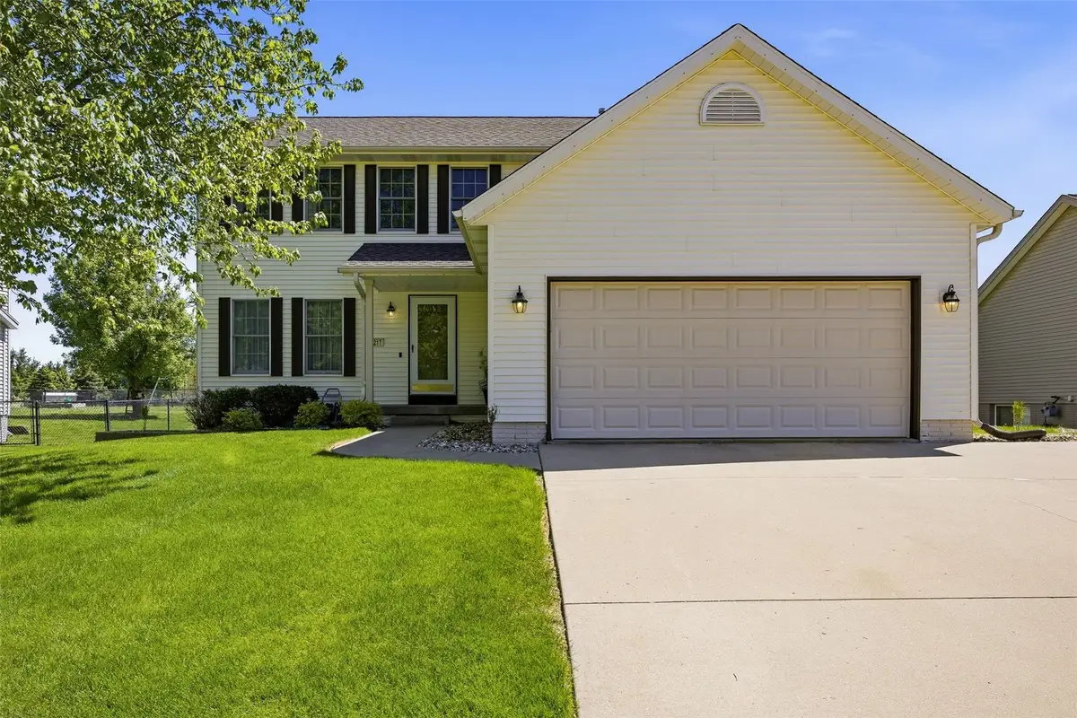 1217 Acacia Drive Ne, Cedar Rapids, IA 52402 - #1
