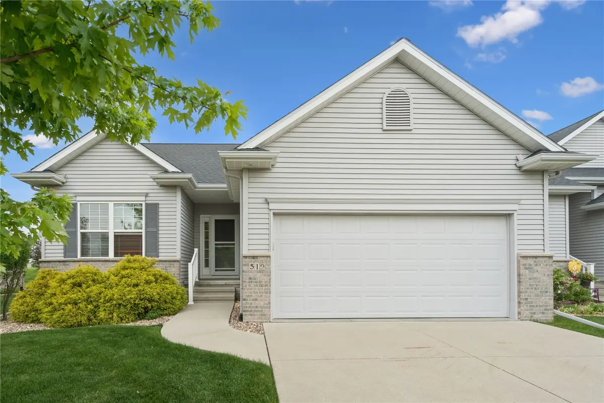 519 Stone Hedge Dr Nw, Cedar Rapids, IA 52405 - #1