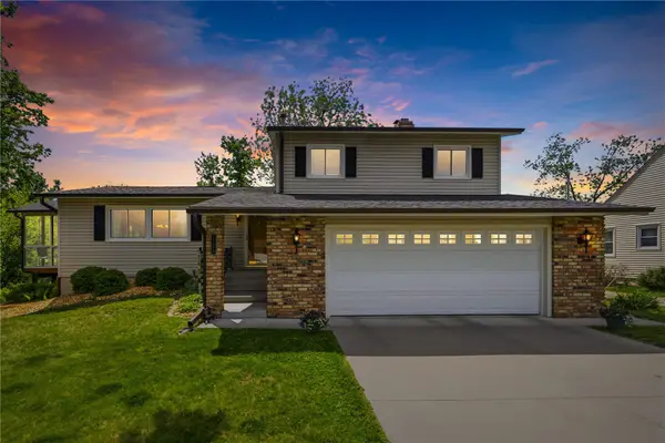 1129 25th St, Cedar Rapids, IA 52403