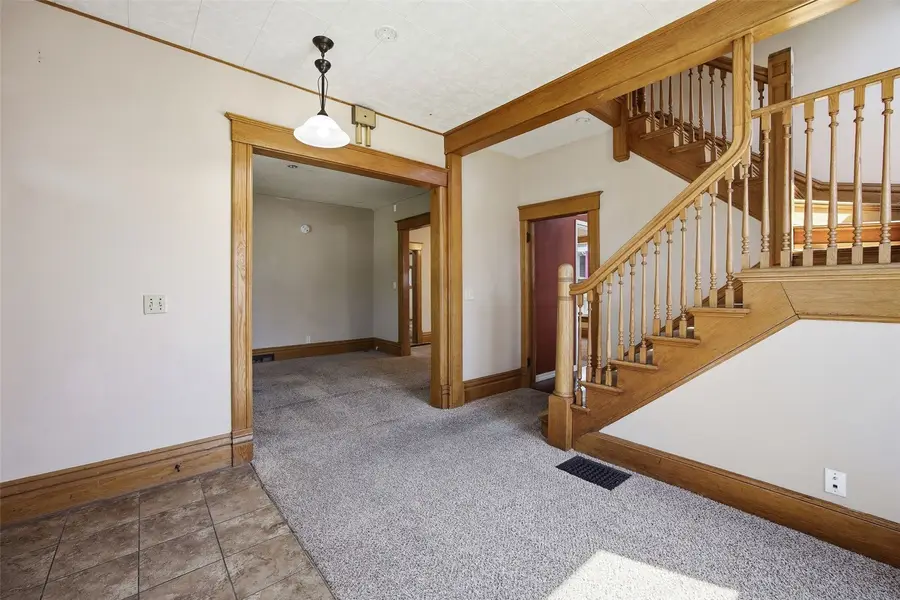 216 17th Street Ne, Cedar Rapids, IA 52402 - #3