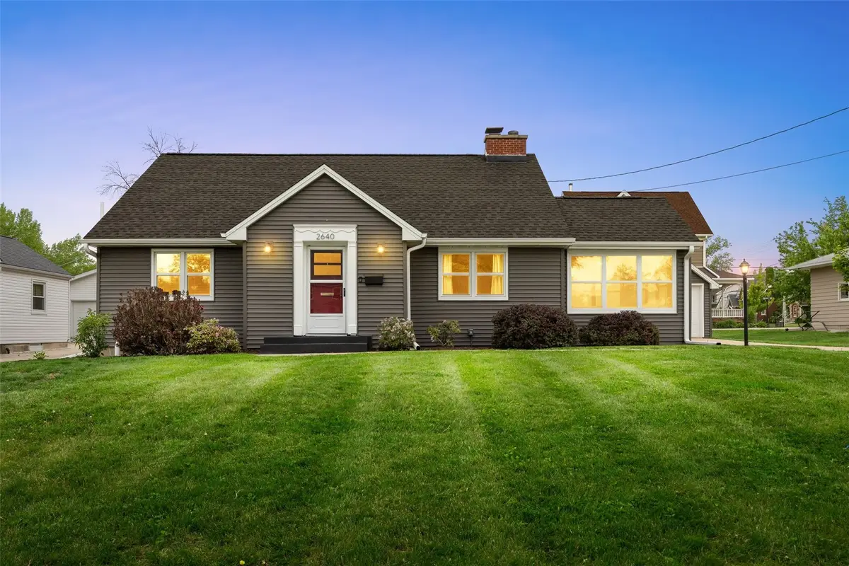 2640 5th Avenue, Cedar Rapids, IA 52403 - #1
