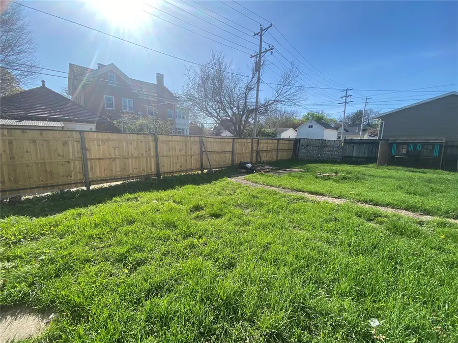 119 S Garnavillo, Anamosa, IA 52205 - #3
