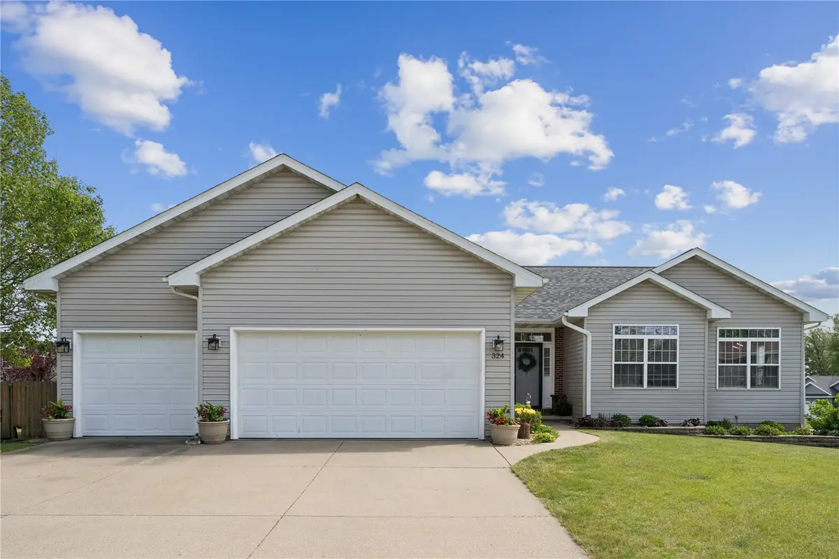 324 Valley Drive, Center Point, IA 52213 - #1