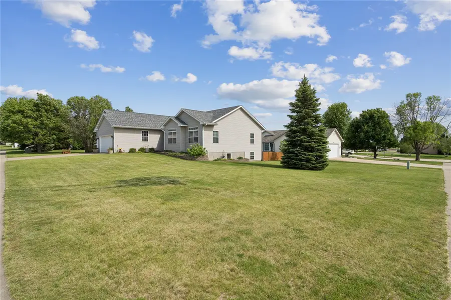 324 Valley Drive, Center Point, IA 52213 - #3
