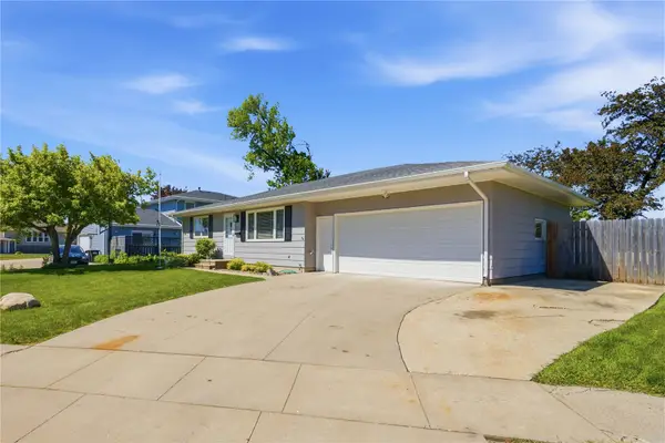 130 29th St Court, Marion, IA 52302
