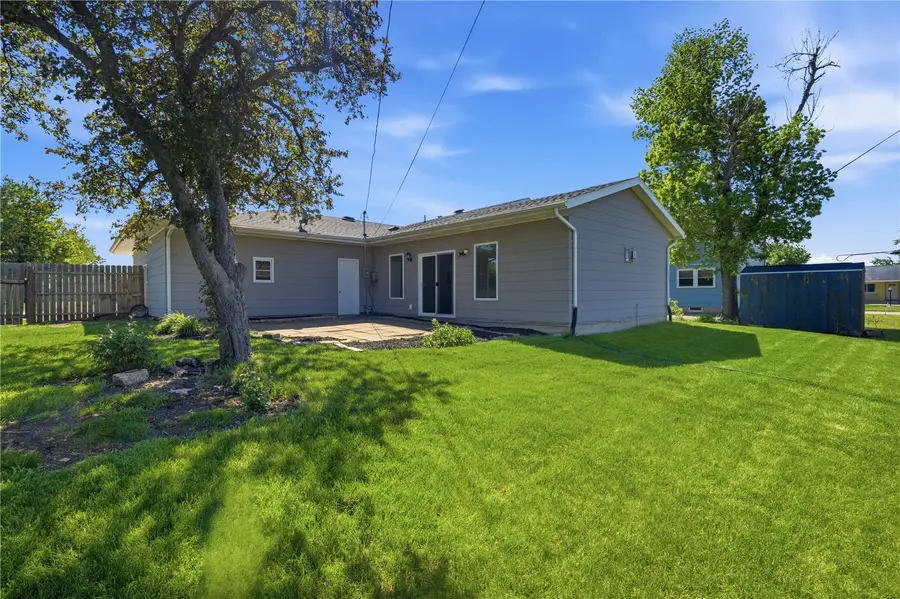 130 29th St Court, Marion, IA 52302 - #2