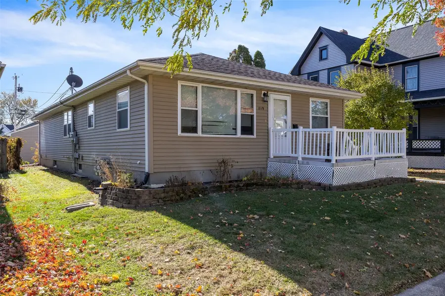 819 G Ave Nw, Cedar Rapids, IA 52405 - #2