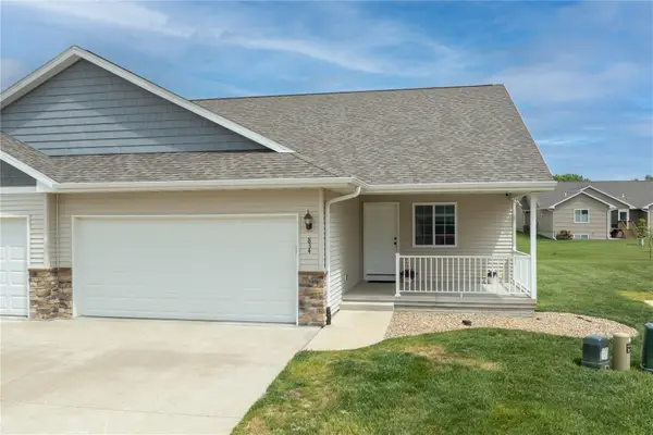 834 Crescent View Drive Ne, Cedar Rapids, IA 52402
